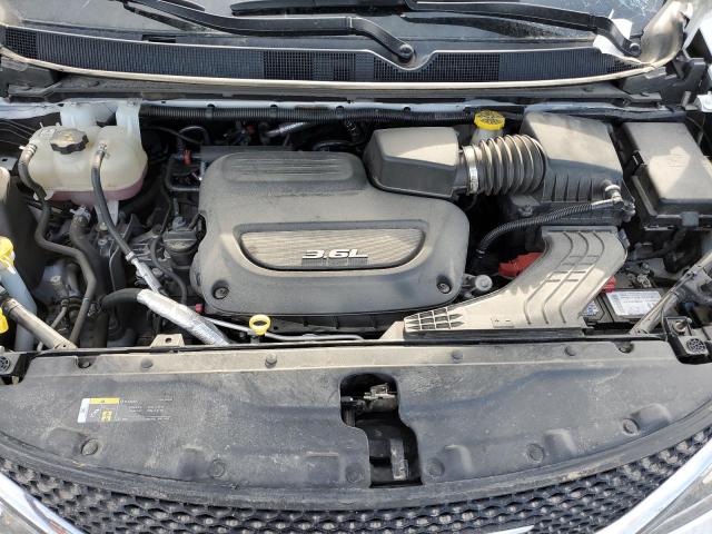 2C4RC1BG4JR110930 - 2018 CHRYSLER PACIFICA TOURING L WHITE photo 12