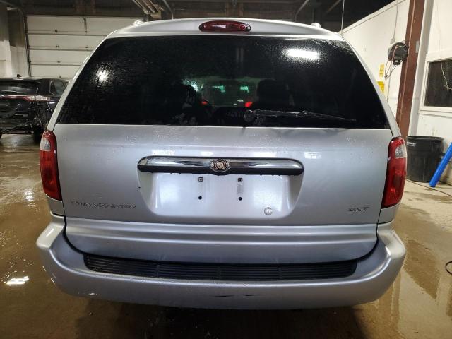 2C4GP54L14R518481 - 2004 CHRYSLER TOWN & COU TOURING SILVER photo 6