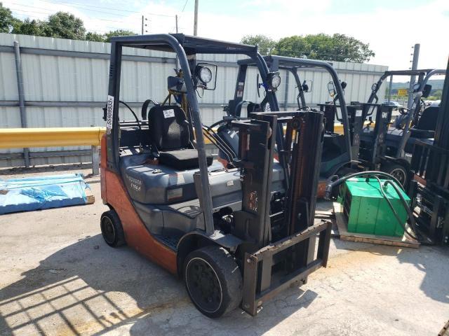 76251 - 2016 TOYOTA FORKLIFT ORANGE photo 1