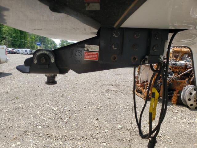 4YDF42734JF810432 - 2018 KEYSTONE TRAILER WHITE photo 9