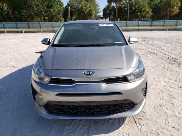 3KPA24AD4ME377645 - 2021 KIA RIO LX GRAY photo 5