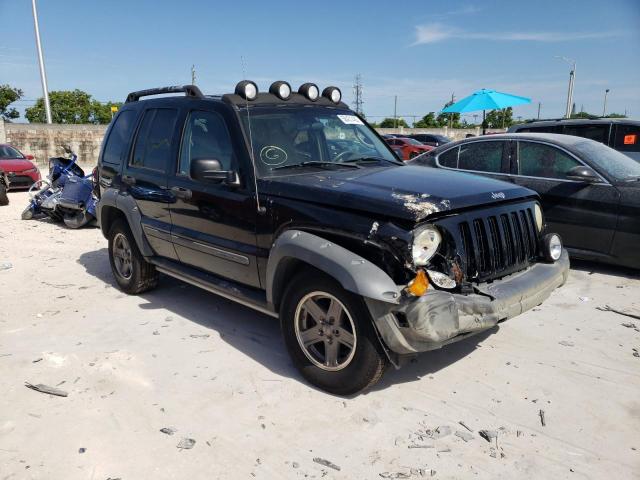 1J4GK38K85W523104 - 2005 JEEP LIBERTY RENEGADE BLACK photo 4