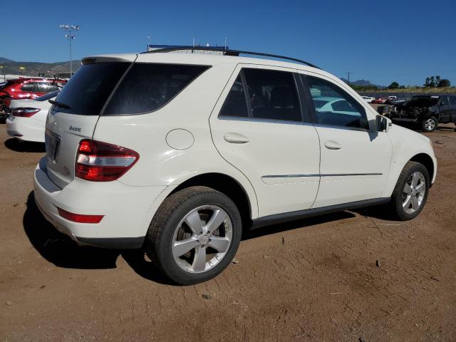 4JGBB8GB8BA702648 - 2011 MERCEDES-BENZ ML 350 4MATIC WHITE photo 3