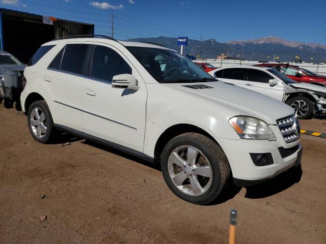 4JGBB8GB8BA702648 - 2011 MERCEDES-BENZ ML 350 4MATIC WHITE photo 4