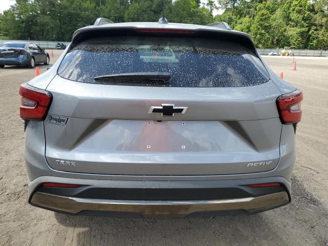 KL77LKE23RC029724 - 2024 CHEVROLET TRAX ACTIV SILVER photo 6