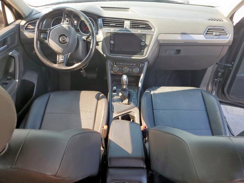 3VV3B7AX9JM026754 - 2018 VOLKSWAGEN TIGUAN SE 灰色 照片 8