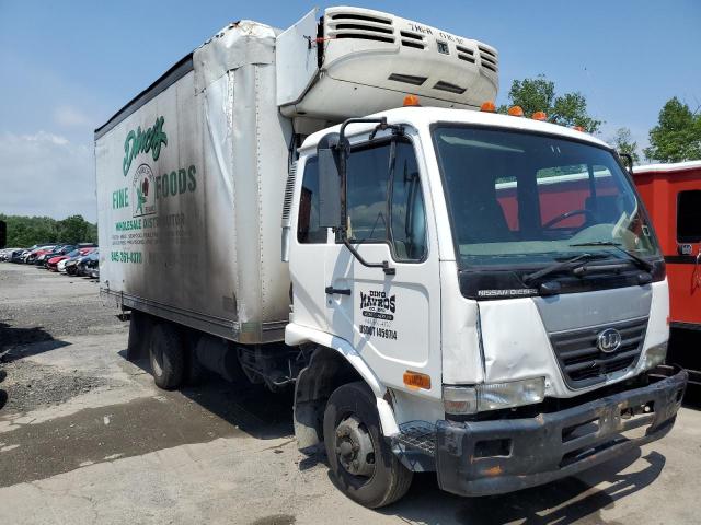 JNAMA80H36AH55235 - 2006 NISSAN DIESEL UD1800 WHITE photo 4