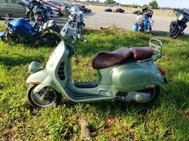 ZAPM459L6B5900096 - 2011 VESPA GTS 300 SUPER GREEN photo 2