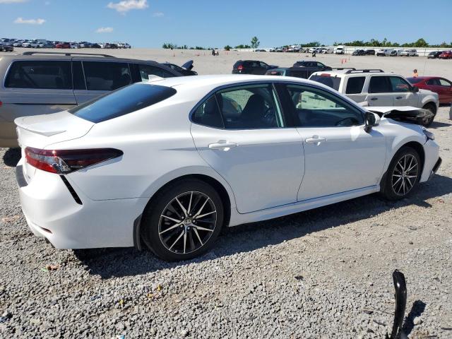 4T1T11AK3RU893430 - 2024 TOYOTA CAMRY SE NIGHT SHADE WHITE photo 3