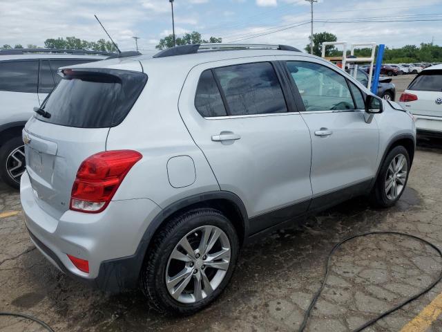 3GNCJLSB7LL123903 - 2020 CHEVROLET TRAX 1LT SILVER photo 3