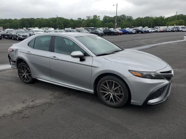 4T1G11AK4RU873723 - 2024 TOYOTA CAMRY SE NIGHT SHADE SILVER photo 4
