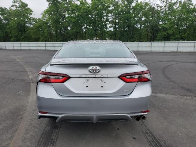 4T1G11AK4RU873723 - 2024 TOYOTA CAMRY SE NIGHT SHADE SILVER photo 6