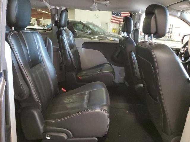 2C4RC1CG2FR597048 - 2015 CHRYSLER TOWN & COU TOURING L GRAY photo 11