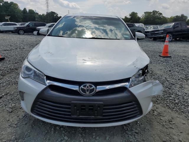 4T1BF1FKXHU779896 - 2017 TOYOTA CAMRY LE WHITE photo 5