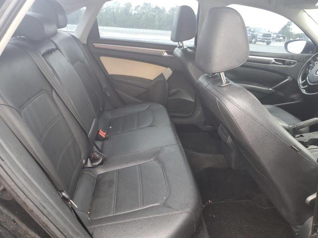 1VWDT7A31HC010702 - 2017 VOLKSWAGEN PASSAT R-LINE შავი ფოტო 10