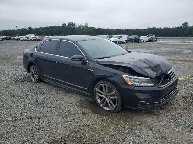 1VWDT7A31HC010702 - 2017 VOLKSWAGEN PASSAT R-LINE შავი ფოტო 4