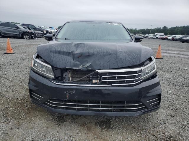 1VWDT7A31HC010702 - 2017 VOLKSWAGEN PASSAT R-LINE შავი ფოტო 5