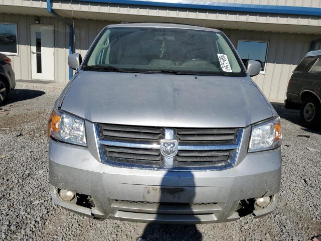 2D4RN5DX2AR290118 - 2010 DODGE GRAND CARA SXT GRAY photo 5