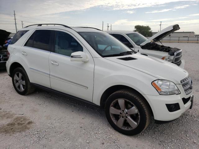 4JGBB8GB3BA733984 - 2011 MERCEDES-BENZ ML 350 4MATIC WHITE photo 4