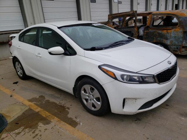 3KPFK4A79HE072356 - 2017 KIA FORTE LX WHITE photo 4