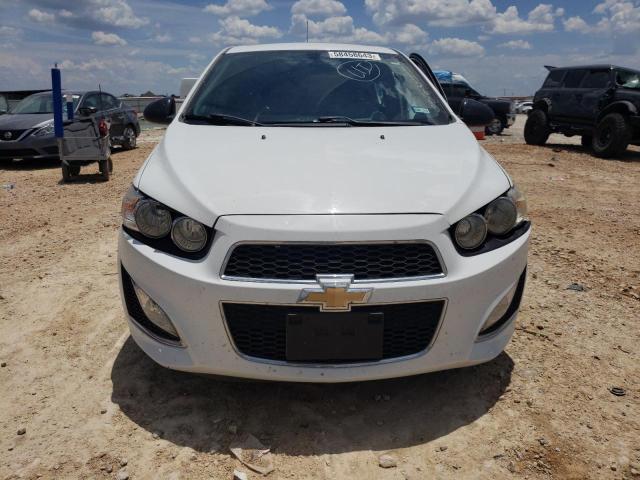 1G1JG5SBXF4149098 - 2015 CHEVROLET SONIC RS WHITE photo 5