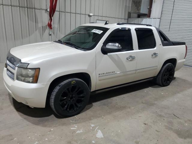 3GNVKGE06AG151981 - 2010 CHEVROLET AVALANCHE LTZ WHITE photo 1