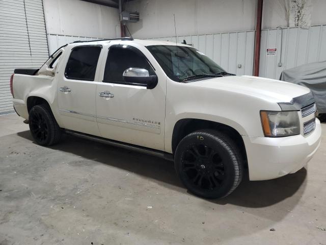 3GNVKGE06AG151981 - 2010 CHEVROLET AVALANCHE LTZ WHITE photo 4