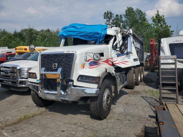 4V5KG9EH7NN605991 - 2022 VOLVO VHD WHITE photo 2