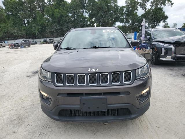 3C4NJCBB2JT105629 - 2018 JEEP COMPASS LATITUDE GRAY photo 5