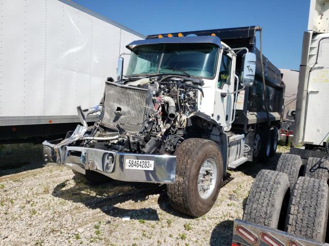 1M2AX16C8JM041795 - 2018 MACK 800 GU800 WHITE photo 2