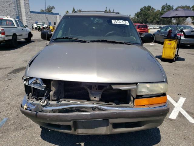 1GNCS13W312213650 - 2001 CHEVROLET BLAZER SILVER photo 5