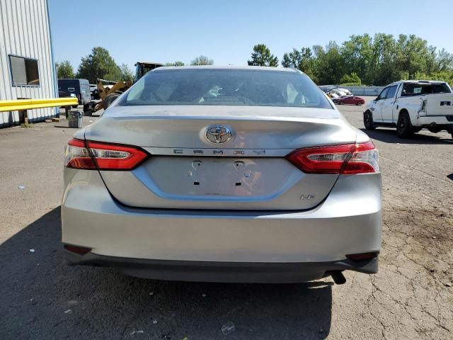 4T1B11HK0JU042322 - 2018 TOYOTA CAMRY L SILVER photo 6