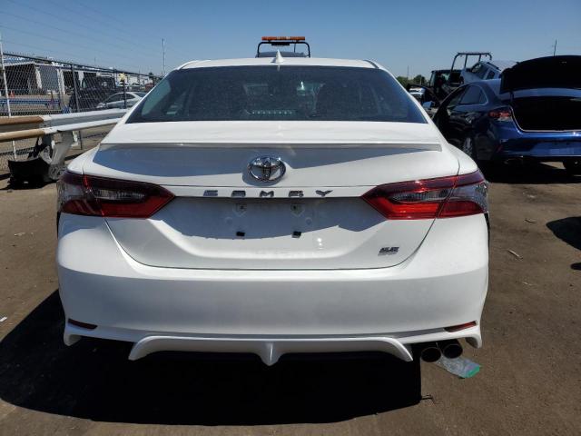 4T1S11AK8RU200296 - 2024 TOYOTA CAMRY SE NIGHT SHADE WHITE photo 6