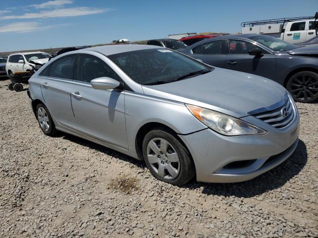 5NPEB4AC3DH513638 - 2013 HYUNDAI SONATA GLS SILVER photo 4