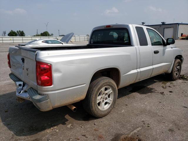 1D7HE42K05S126824 - 2005 DODGE DAKOTA SLT SILVER photo 3