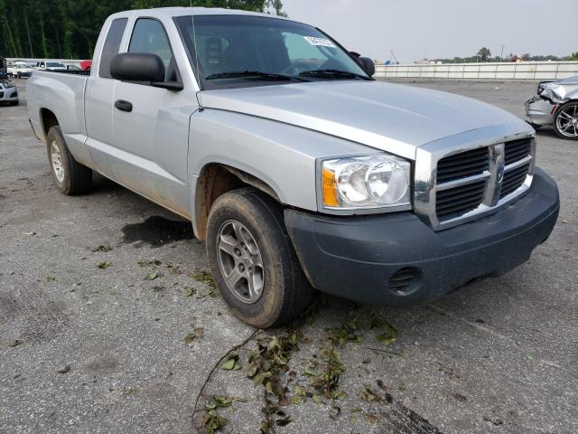 1D7HE42K05S126824 - 2005 DODGE DAKOTA SLT SILVER photo 4