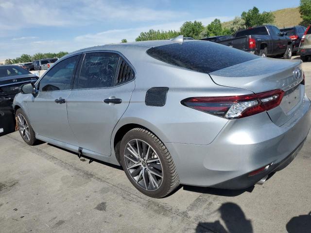 4T1F31AK4PU607914 - 2023 TOYOTA CAMRY XLE SILVER photo 2