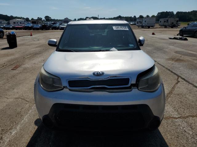 KNDJN2A25F7749927 - 2015 KIA SOUL SILVER photo 5