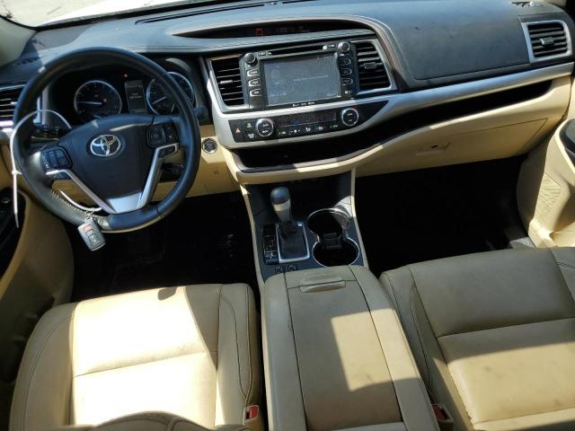 5TDKZRFH1JS268201 - 2018 TOYOTA HIGHLANDER SE WHITE photo 8