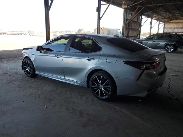 4T1G11AKXRU252602 - 2024 TOYOTA CAMRY SE NIGHT SHADE SILVER photo 2