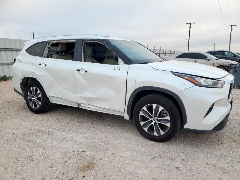 5TDGZRAH1LS024550 - 2020 TOYOTA HIGHLANDER XLE WHITE photo 4