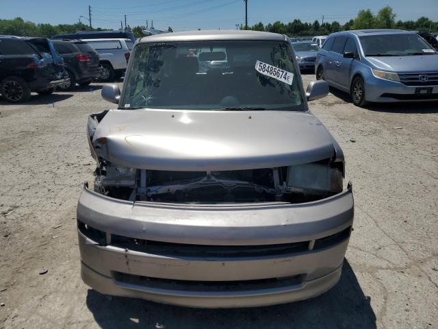 JTLKT324764066326 - 2006 TOYOTA SCION XB SILVER photo 5