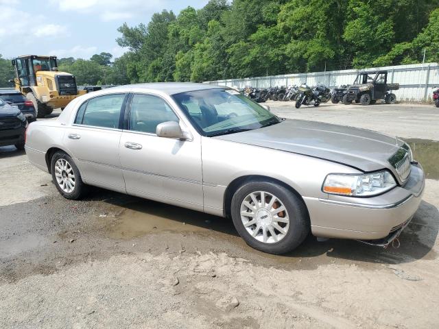 1LNHM81W03Y620258 - 2003 LINCOLN TOWN CAR EXECUTIVE Թուխ լուսանկար 4