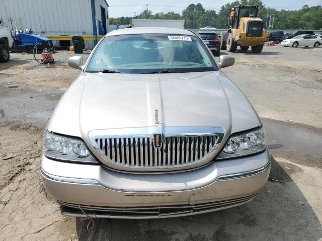 1LNHM81W03Y620258 - 2003 LINCOLN TOWN CAR EXECUTIVE Թուխ լուսանկար 5