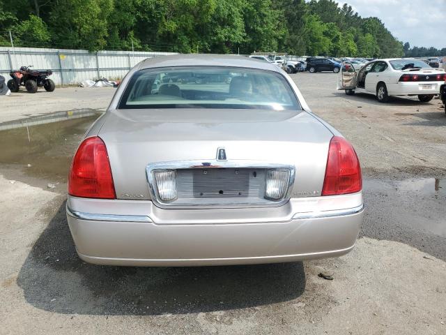 1LNHM81W03Y620258 - 2003 LINCOLN TOWN CAR EXECUTIVE Թուխ լուսանկար 6
