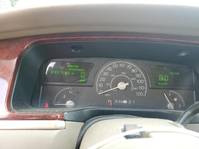 1LNHM81W03Y620258 - 2003 LINCOLN TOWN CAR EXECUTIVE Թուխ լուսանկար 9