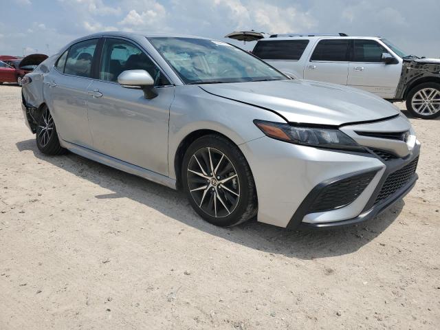 4T1G11AK3PU145291 - 2023 TOYOTA CAMRY SE NIGHT SHADE SILVER photo 4
