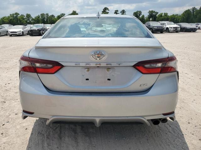 4T1G11AK3PU145291 - 2023 TOYOTA CAMRY SE NIGHT SHADE SILVER photo 6