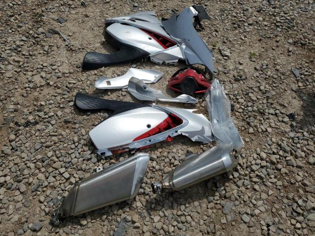 JS1EJ11B7N7100310 - 2022 SUZUKI GSX1300 RR TWO TONE photo 9