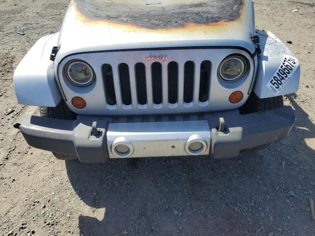 1J4GA59128L512416 - 2008 JEEP WRANGLER UNLIMITED SAHARA ნაცრისფერი ფოტო 11